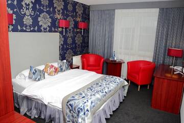 Фото номера Двухместный номер с 1 кроватью Отель Amigo Hotel г. Сулеювек 4