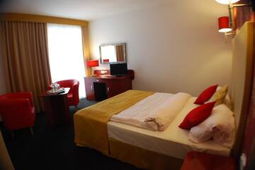 Фото номера Двухместный номер с 1 кроватью Отель Amigo Hotel г. Сулеювек 9